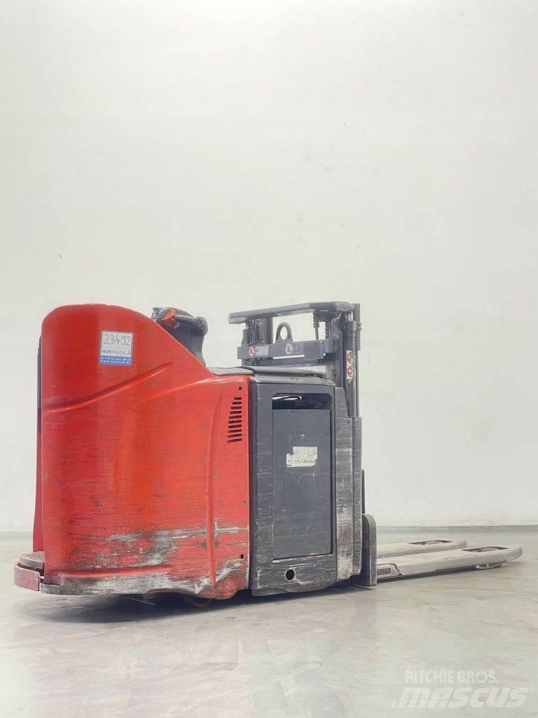 Linde D12HPSP-133 Pedestrian stacker