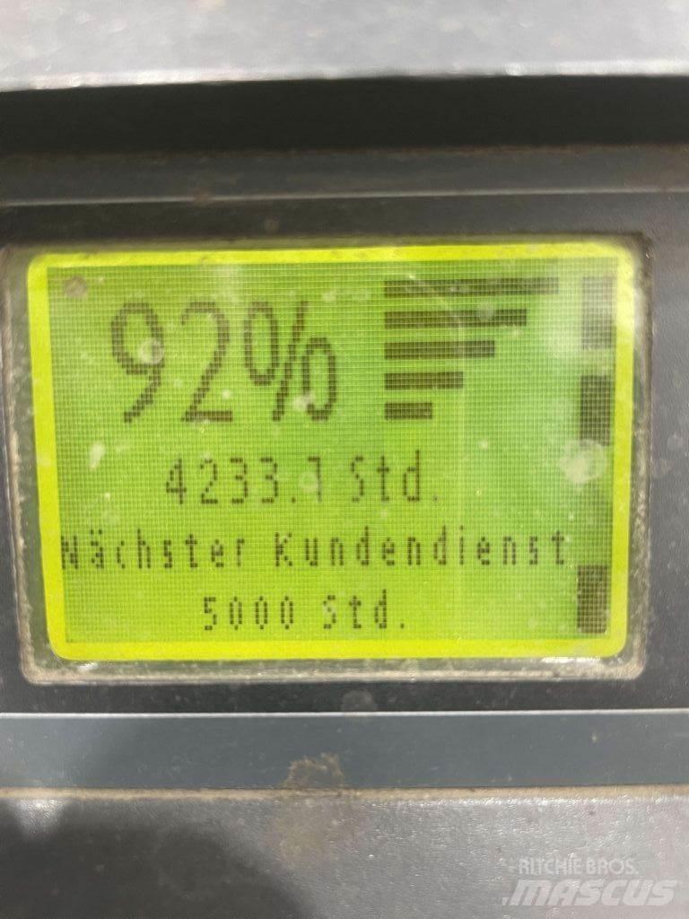 Linde D12HPSP-133 Pedestrian stacker