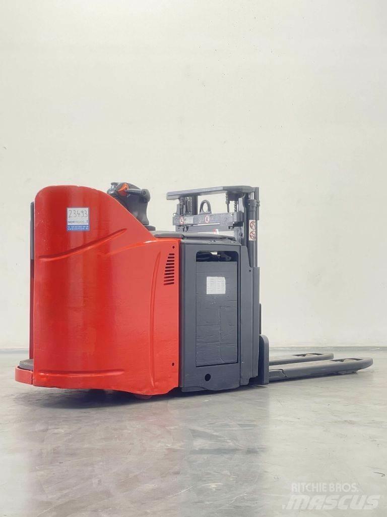 Linde D12HPSP-133 Pedestrian stacker