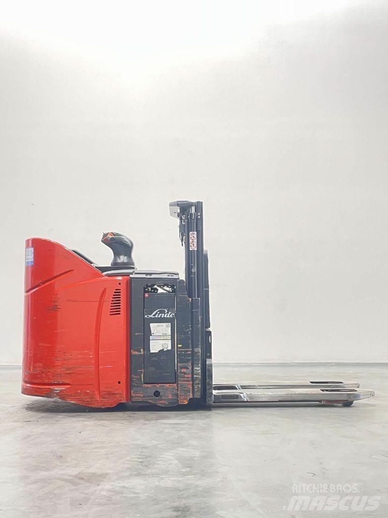 Linde D12SPHP-133 Pedestrian stacker