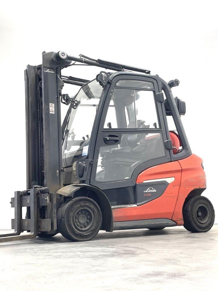 Linde H25T-01 LPG trucks