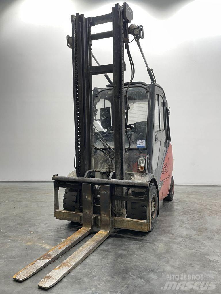 Linde H35T-02-393 LPG trucks