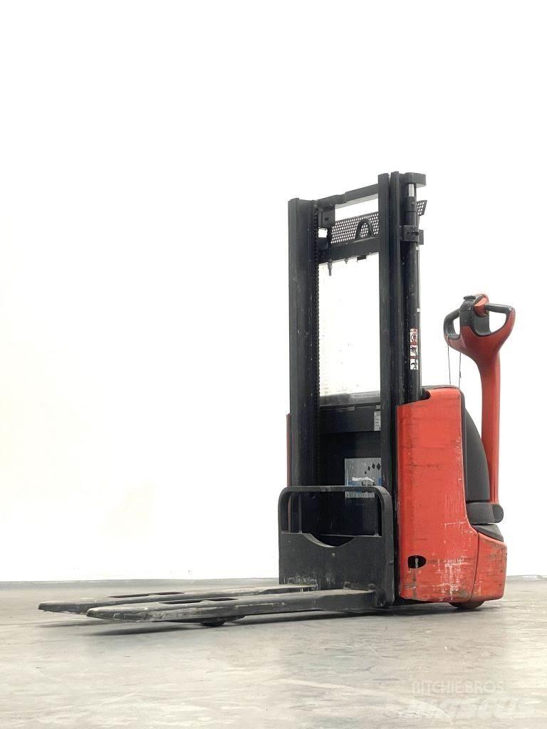 Linde L10 Pedestrian stacker