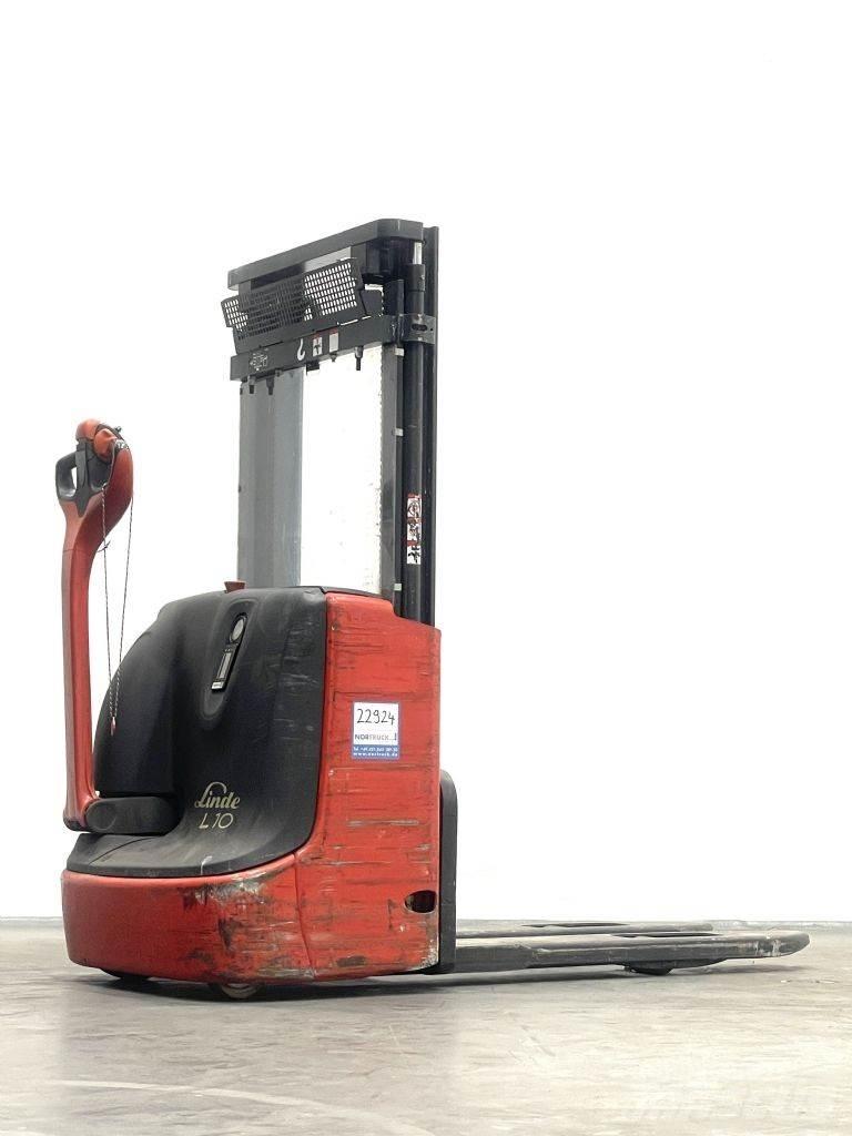 Linde L10 Pedestrian stacker