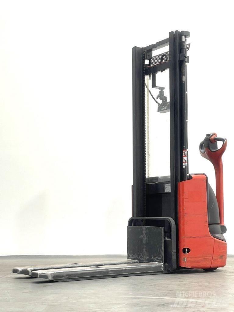 Linde L12 Pedestrian stacker