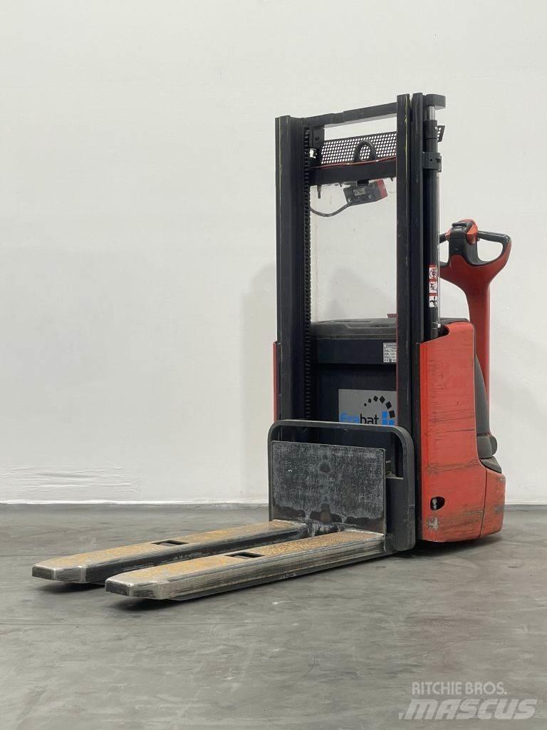 Linde L12 Pedestrian stacker