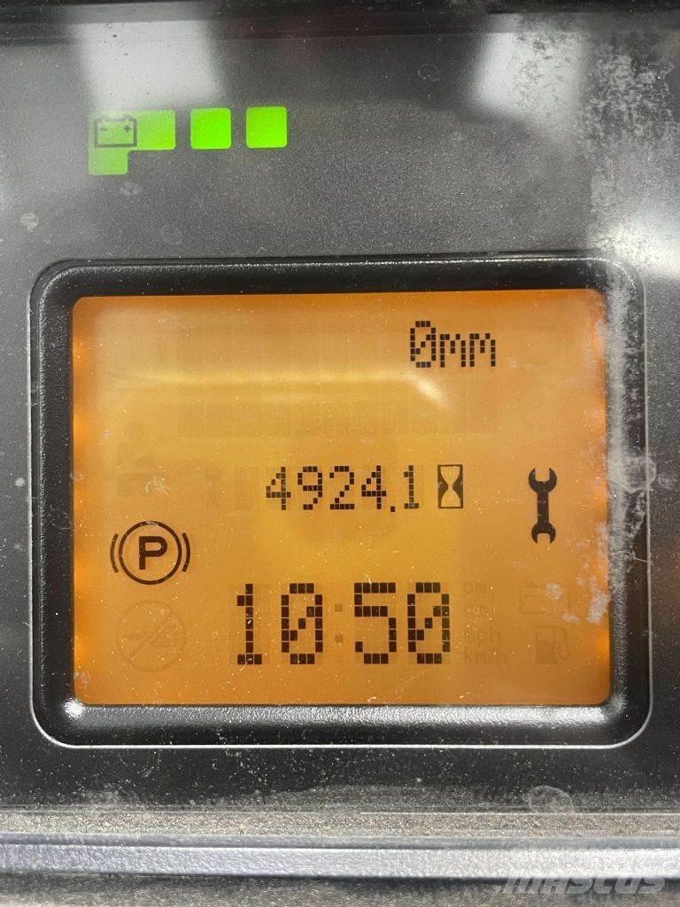 Linde R16-01-1120 Reach truck