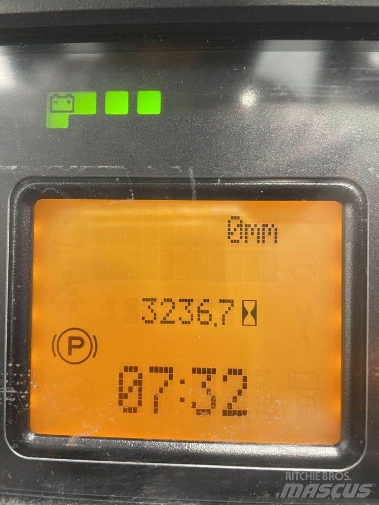 Linde R16-01-1120 Reach truck