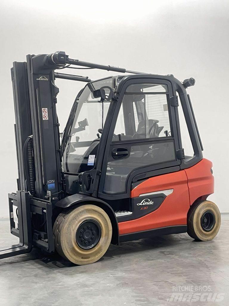Linde X30-1252-Li-Ion Electric forklift trucks
