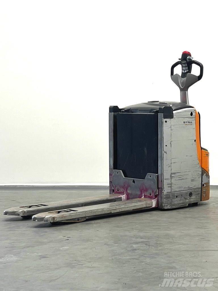 Still EXU-H20 Low lifter