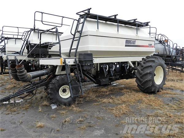 Bourgault 5440 Combination drills