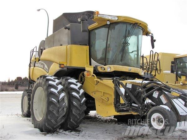 New Holland CX860 Combine harvesters