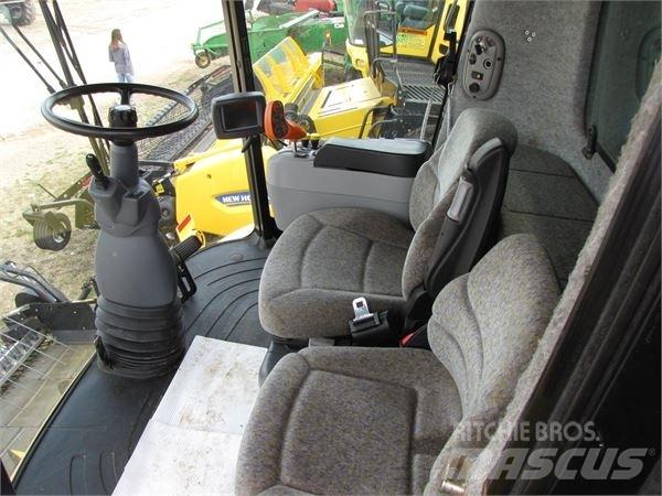 New Holland CX860 Combine harvesters