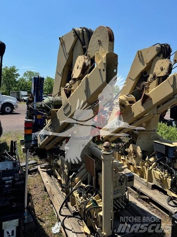Hiab 8108-2 Timber cranes
