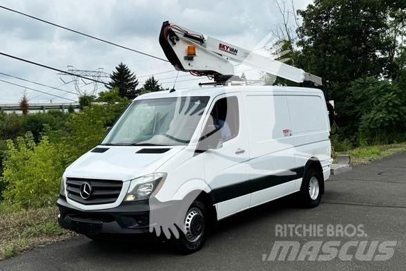 Skyvan UVN35A Truck mounted platforms