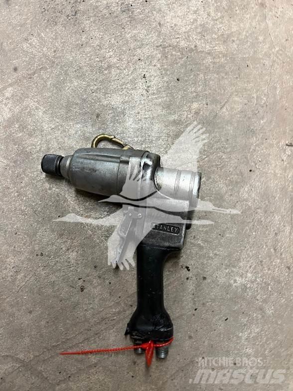 Stanley  Hammers / Breakers