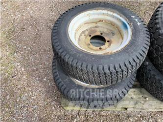  27X8.50-15 Tyres, wheels and rims