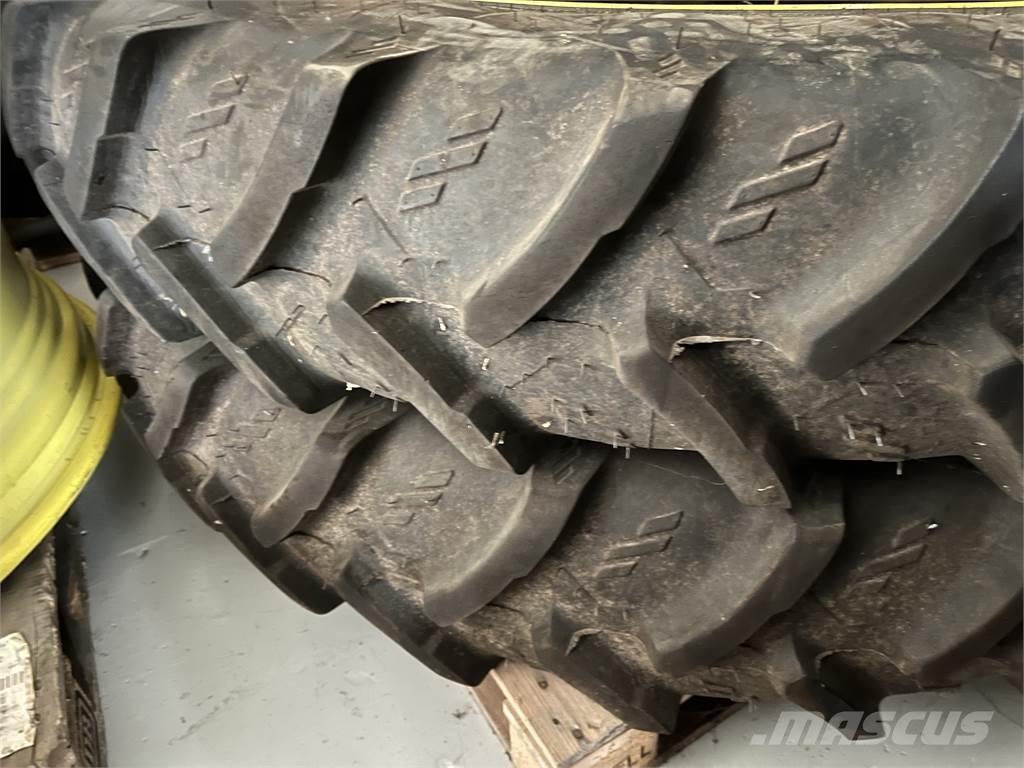 300/95X52 270/95X36 Tyres, wheels and rims