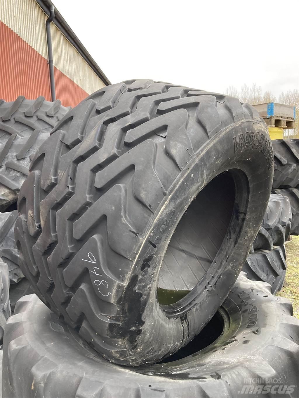  560/45X22,5 Tyres, wheels and rims