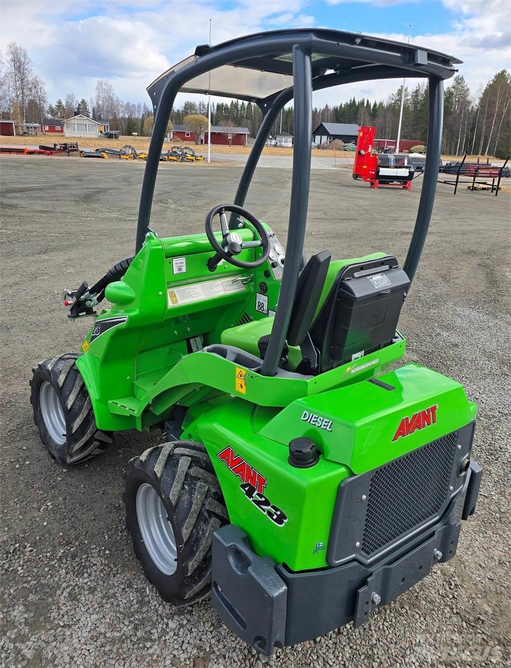 Avant 423 Skid steer loaders