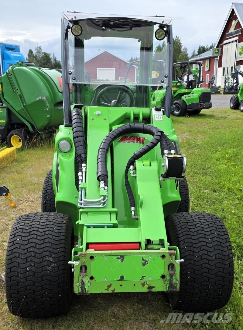 Avant 635i med L-hytt Skid steer loaders
