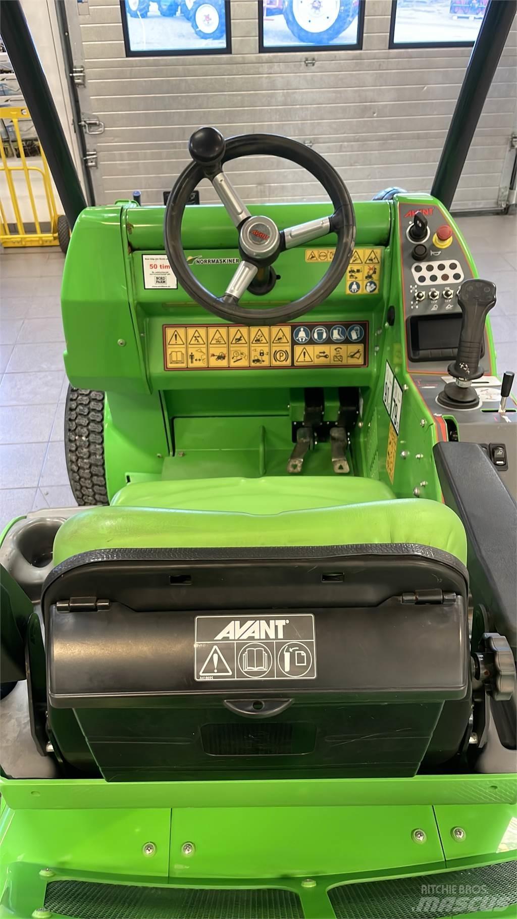 Avant E5 Kompaktlastare Skid steer loaders