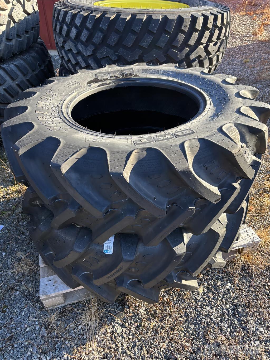 BKT Däck 380/85R24 2st Tyres, wheels and rims