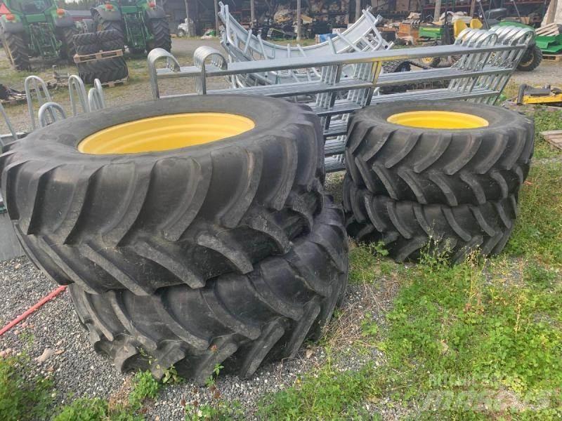 Firestone Däck på fälg Tyres, wheels and rims