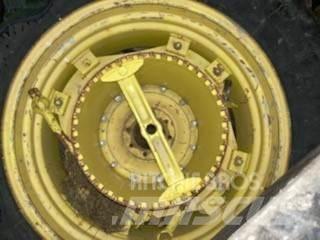 Firestone Dubbelmontage Tyres, wheels and rims