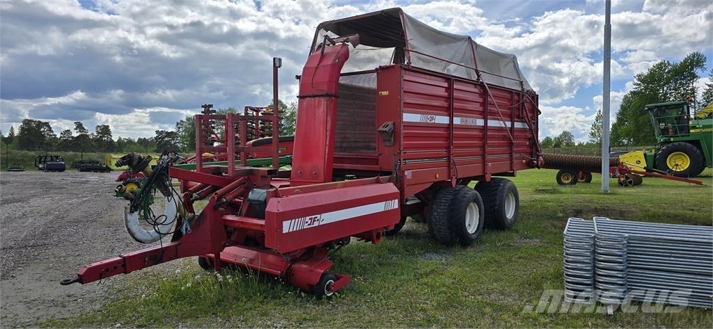 JF 3500 HACKVAGN Self-loading trailers