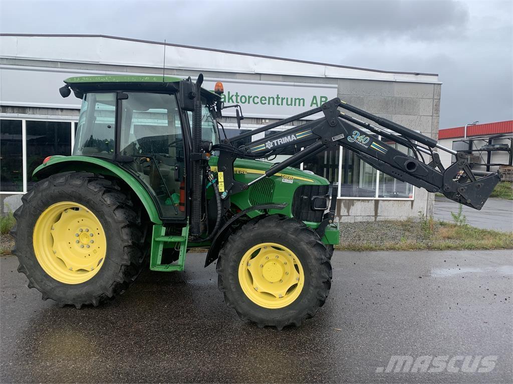 John Deere 5820 Tractors