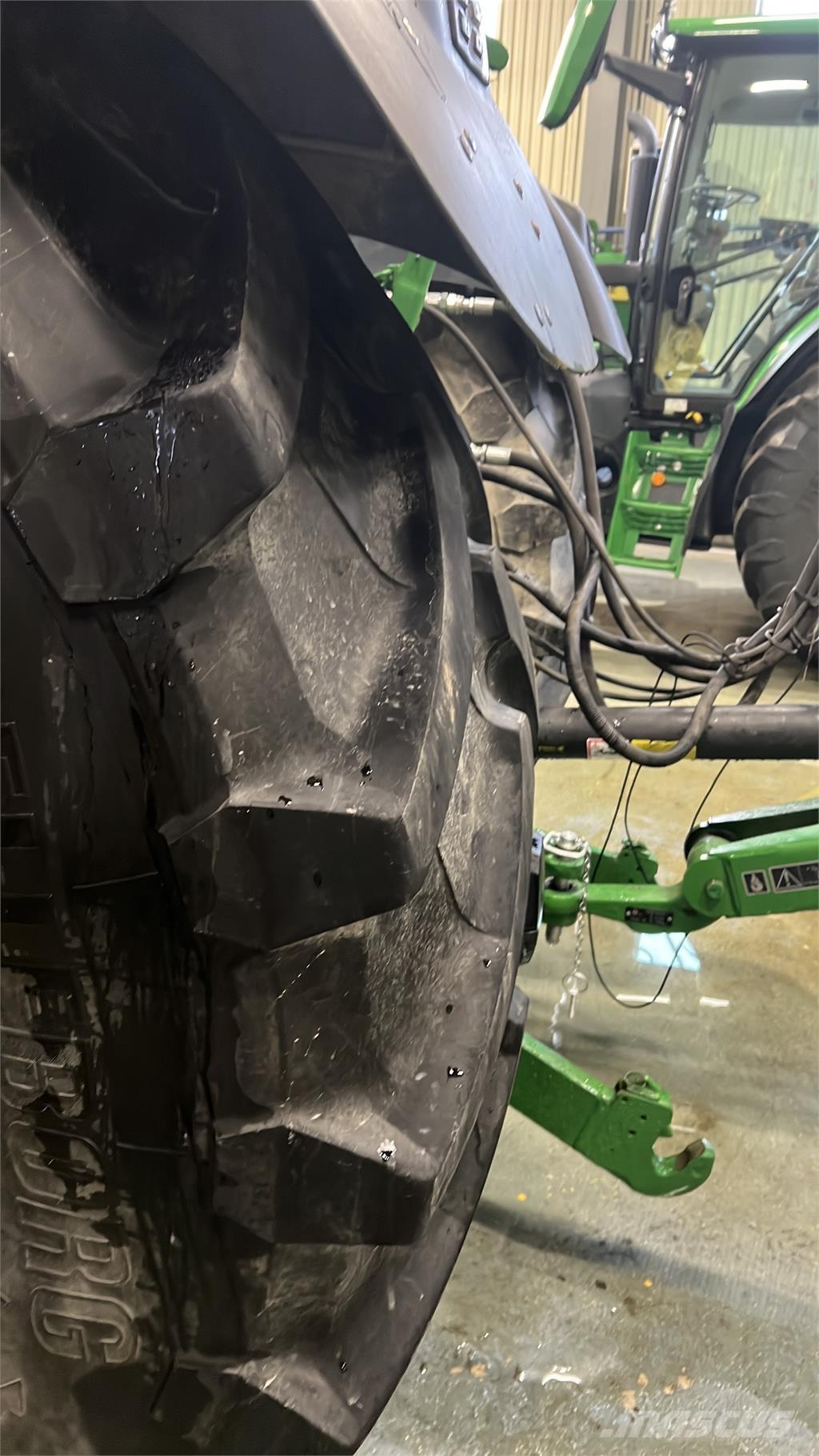 John Deere 6215R Tractors