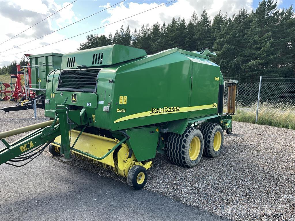 John Deere 678 Round balers
