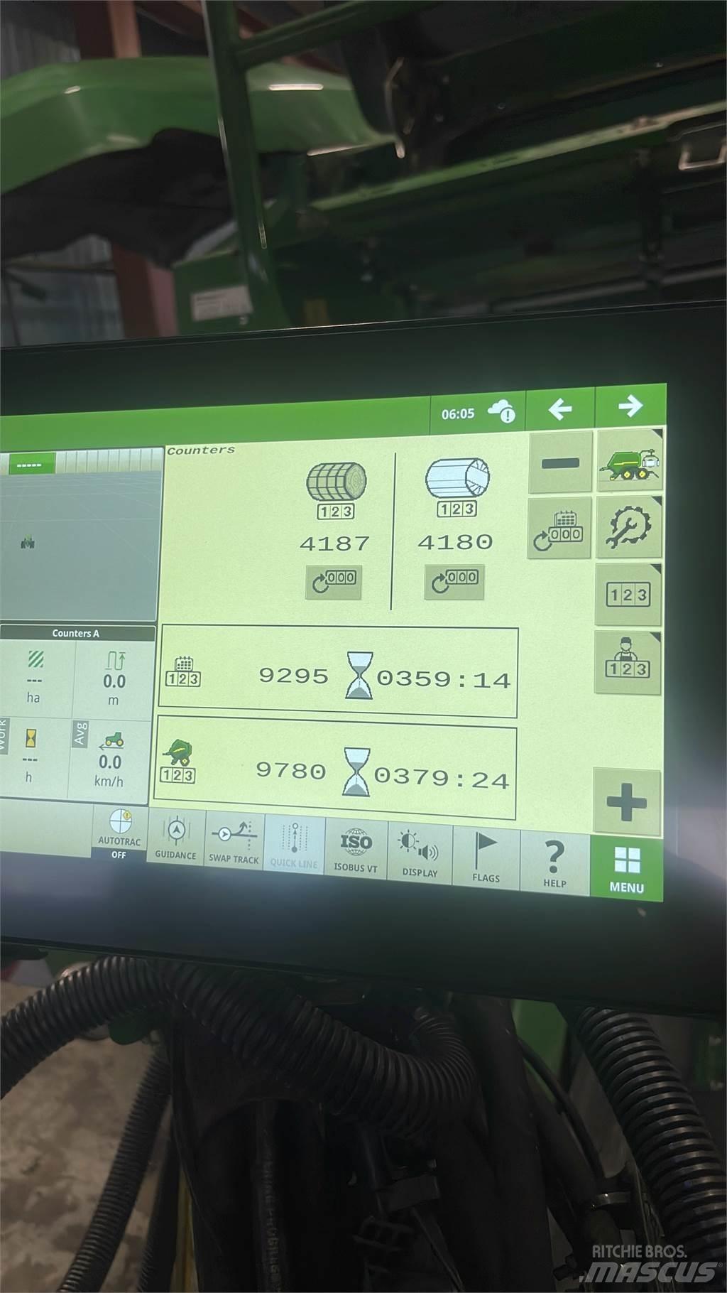 John Deere C441R boggie Other forage harvesting equipment