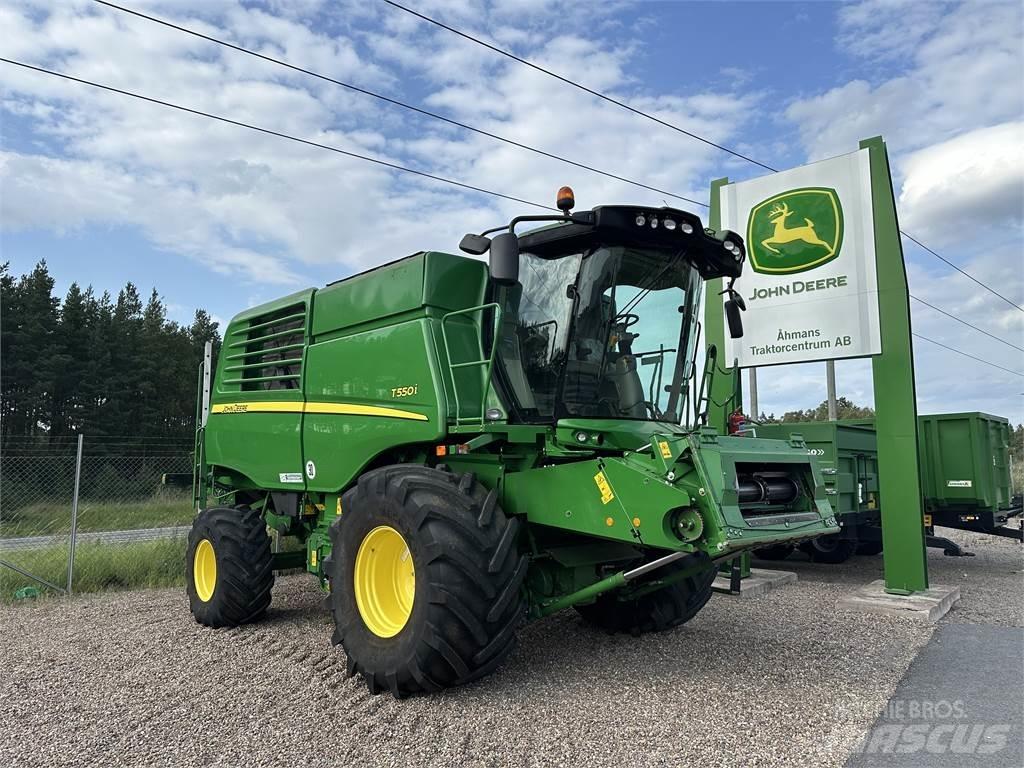 John Deere T550 Combine harvesters