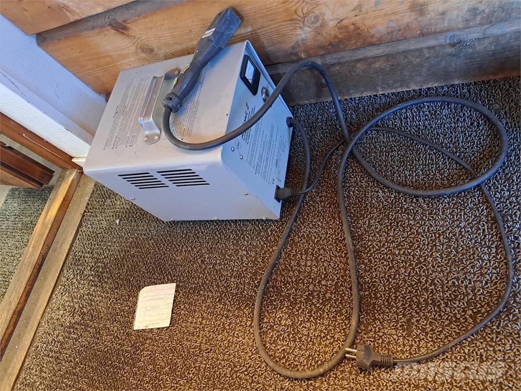 John Deere TE Gator Riding mowers