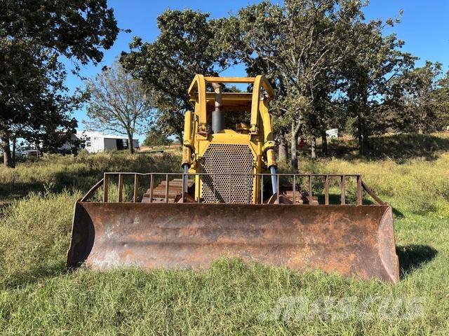 CAT D6D Crawler dozers