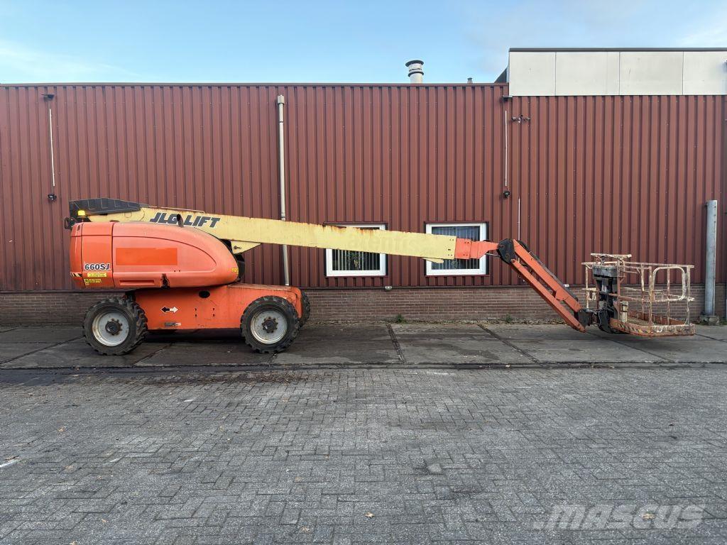 JLG 660 SJ Articulated boom lifts