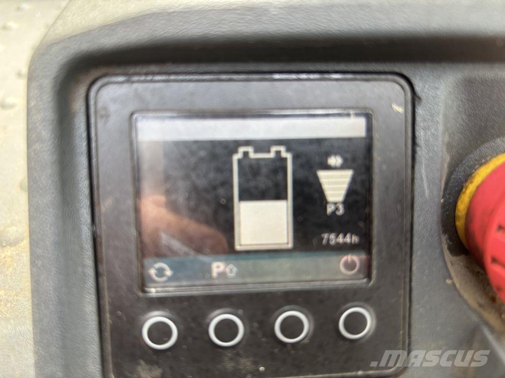 Jungheinrich ECE230 Self propelled stackers