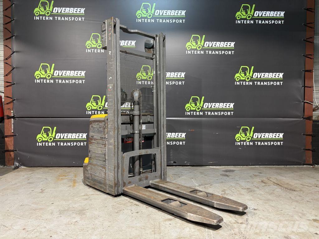 Jungheinrich EJC 214 Pedestrian stacker