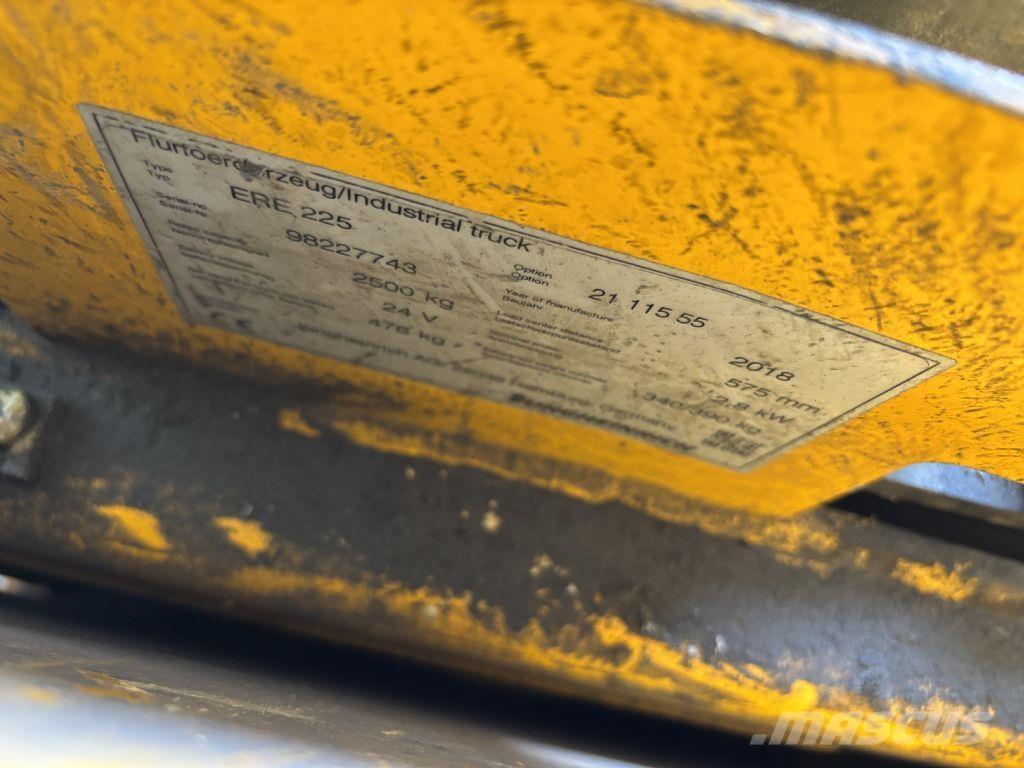 Jungheinrich ERE 225 Self propelled stackers