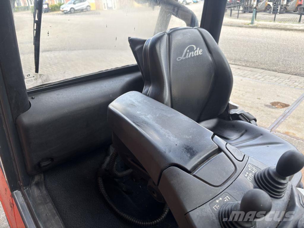 Linde H25D-02 Diesel trucks