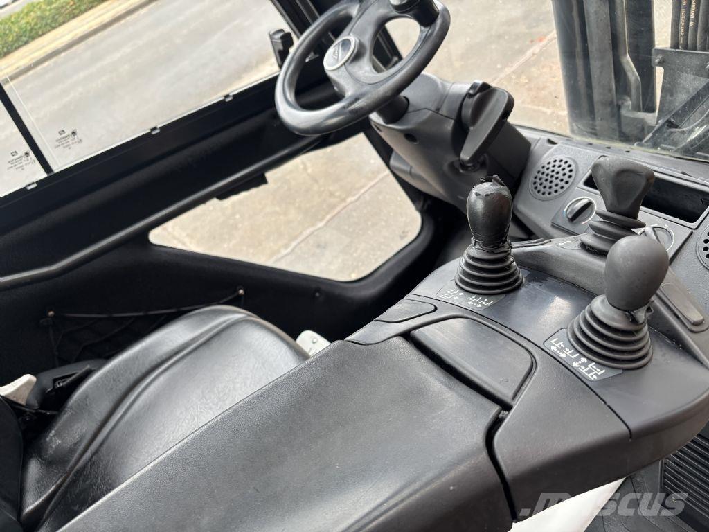 Linde H25D-02 Diesel trucks