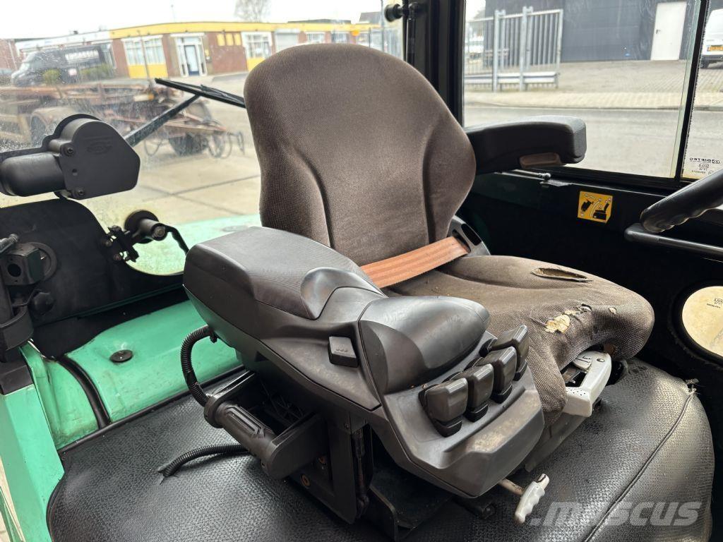 Mitsubishi FD35N Diesel trucks