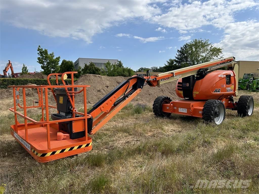 JLG 600AJ Articulated boom lifts