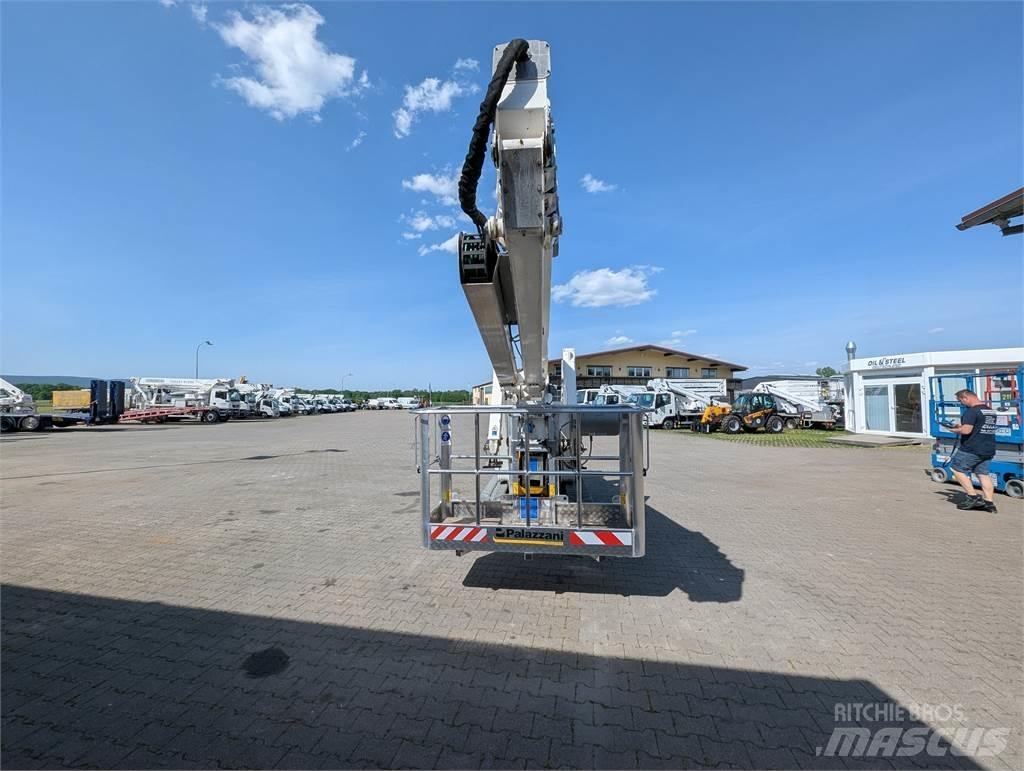 Palazzani XTJ 32 Compact self-propelled boom lifts