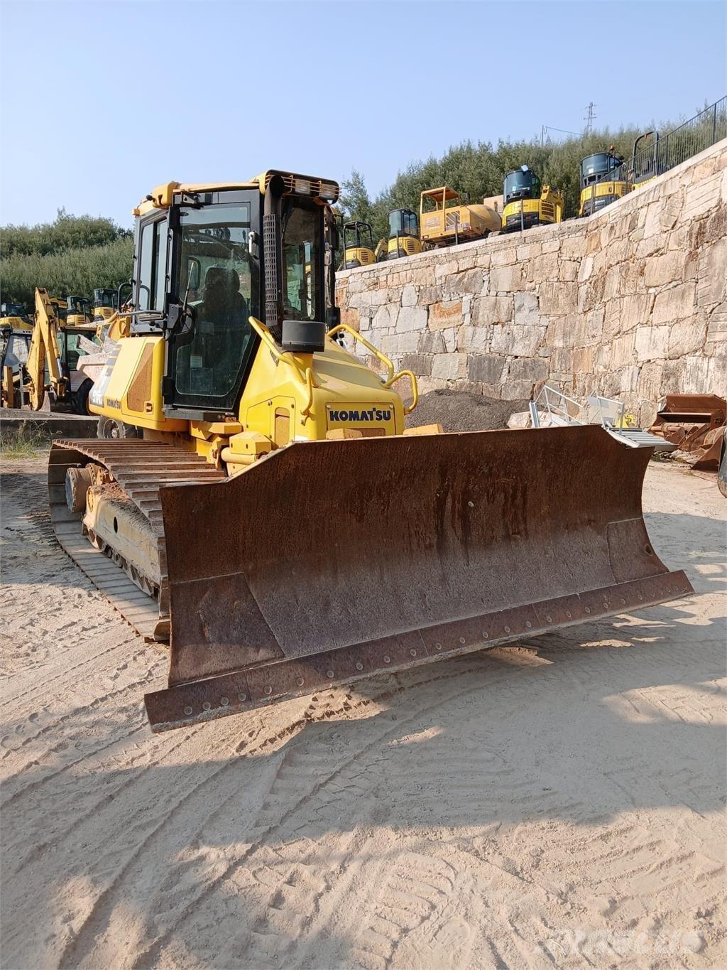 Komatsu D51PXI-22 Pipelayer dozers