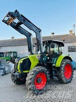 CLAAS ARION 520 Tractors