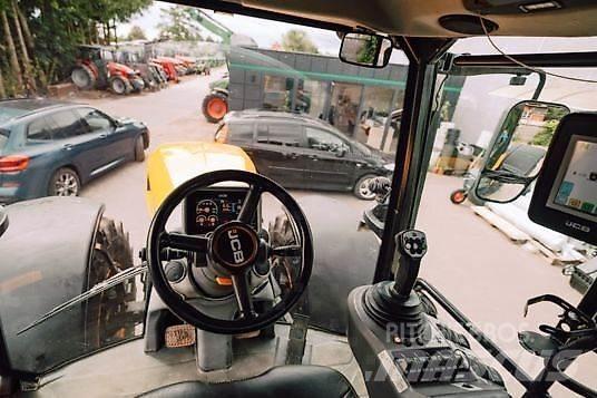 JCB FASTRAC 4220 Tractors