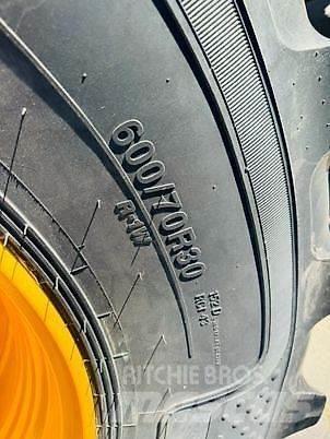 JCB FASTRAC 4220 Tractors